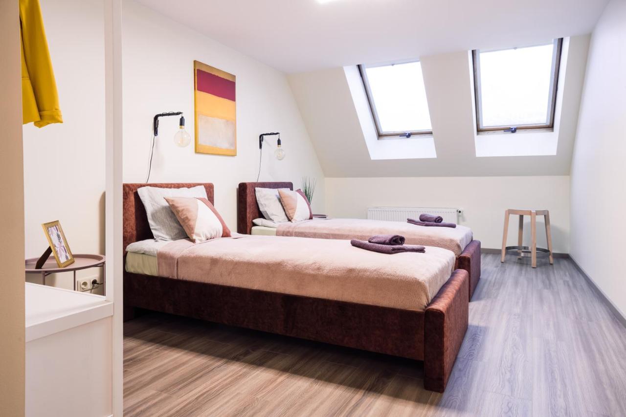 Rothko Apartment/8 Guests/4Bedrooms/Riga Old Town Екстер'єр фото