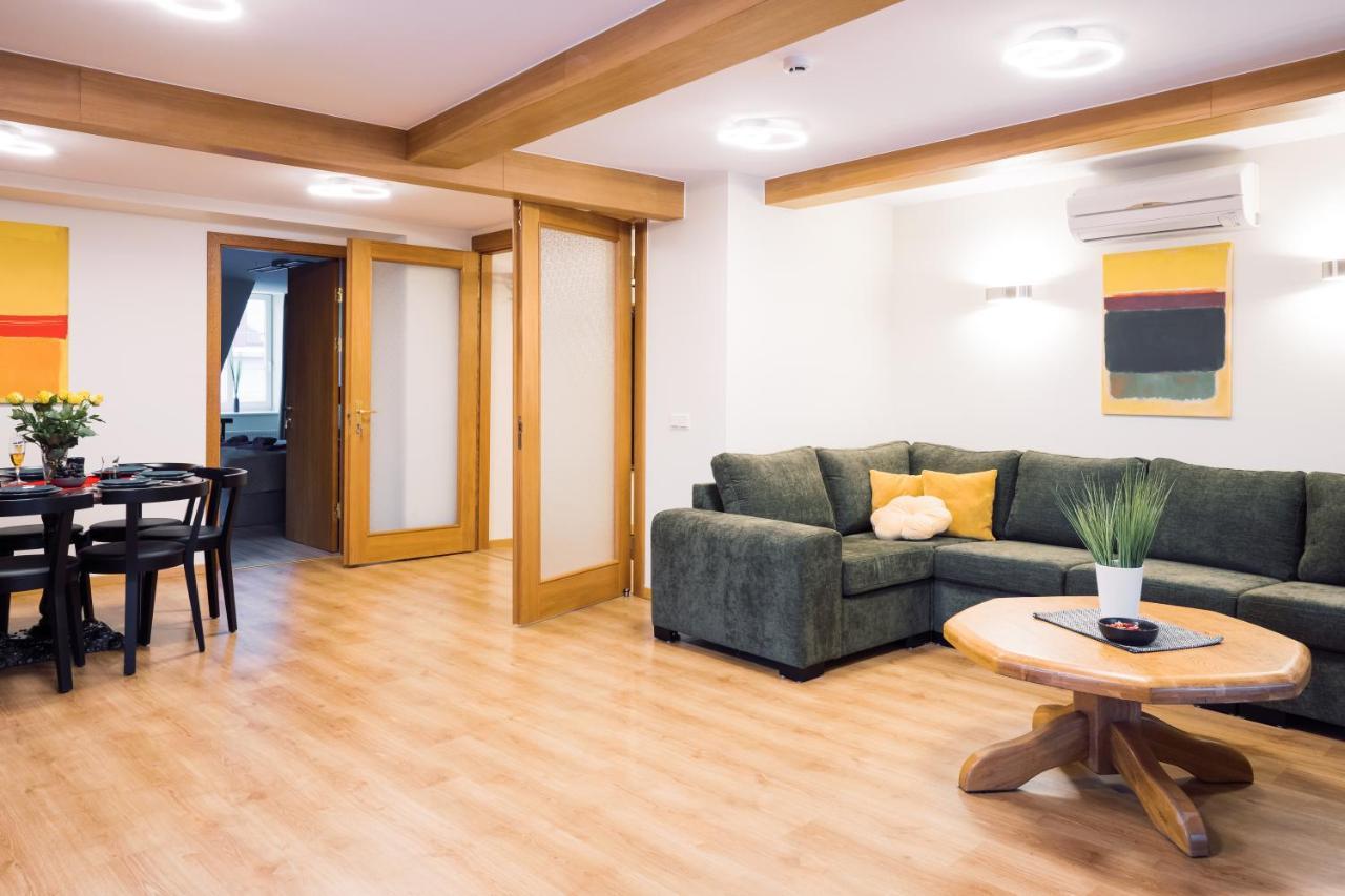 Rothko Apartment/8 Guests/4Bedrooms/Riga Old Town Екстер'єр фото