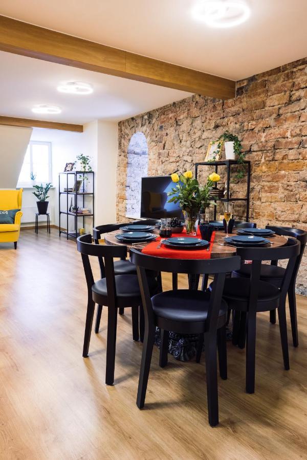 Rothko Apartment/8 Guests/4Bedrooms/Riga Old Town Екстер'єр фото