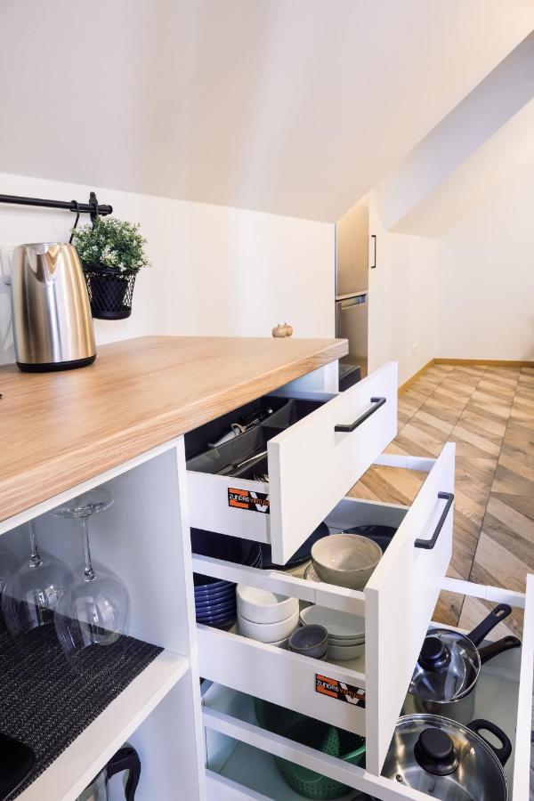 Rothko Apartment/8 Guests/4Bedrooms/Riga Old Town Екстер'єр фото