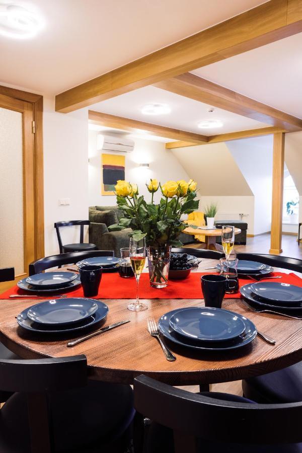 Rothko Apartment/8 Guests/4Bedrooms/Riga Old Town Екстер'єр фото