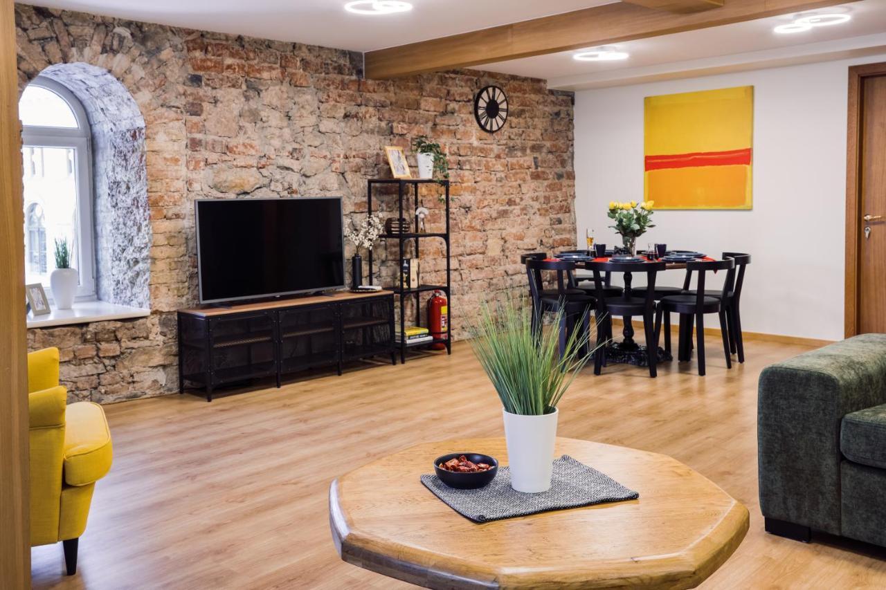 Rothko Apartment/8 Guests/4Bedrooms/Riga Old Town Екстер'єр фото
